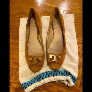 Tory Burch Tan/Gold Gigi Suede Flats